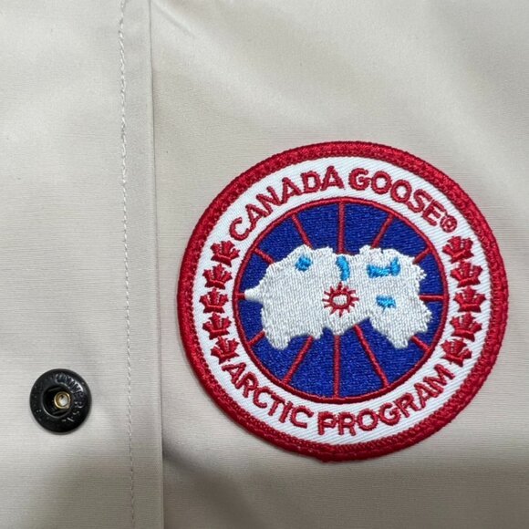 Canada Goose White Puffer Vest - Picture 4 of 6